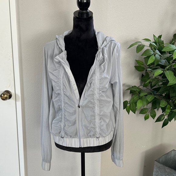Fabletics Donovan Windbreaker - Size M - Picture 6 of 9